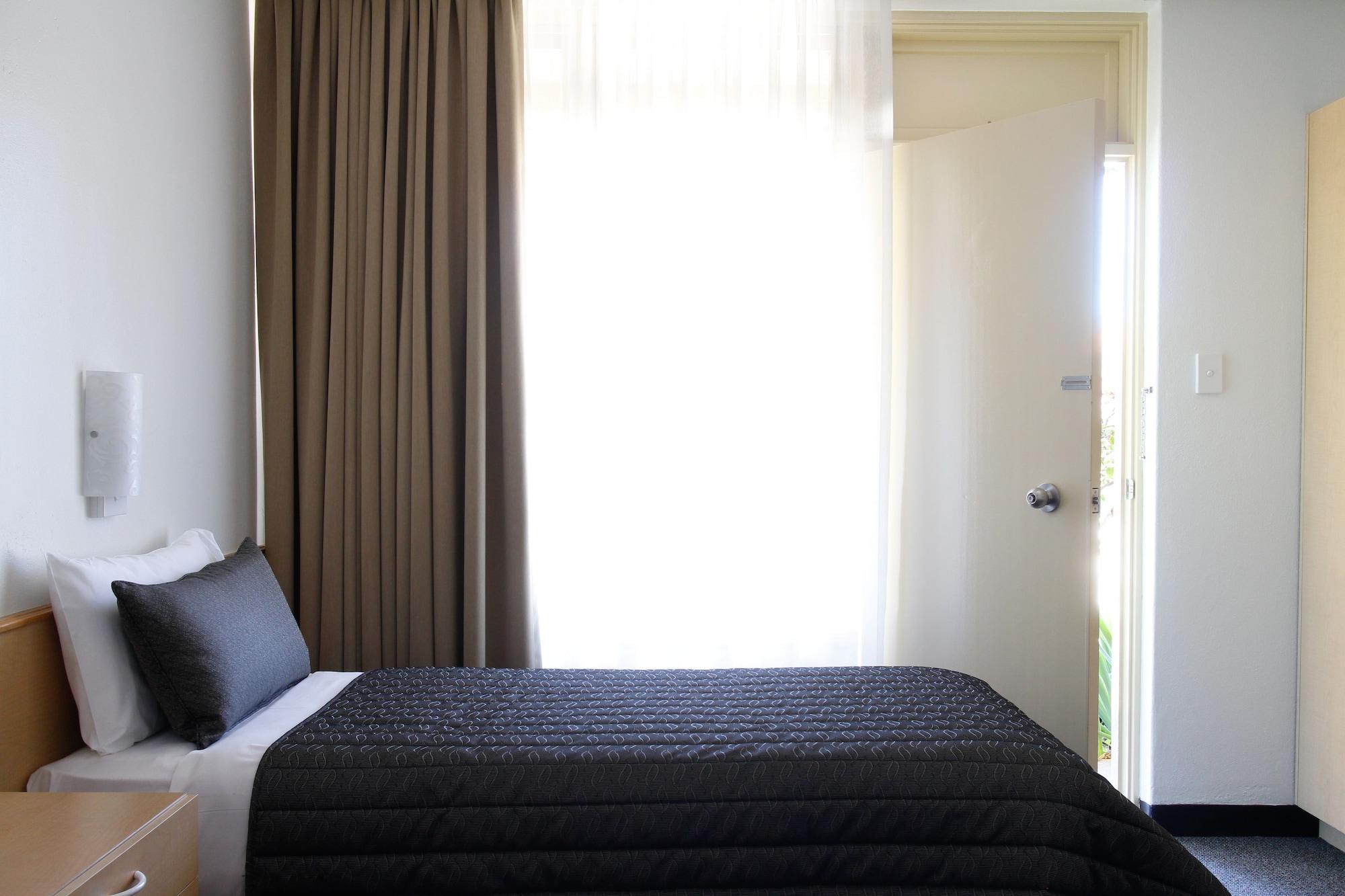 Mid City Motor Inn קווינביאן מראה חיצוני תמונה