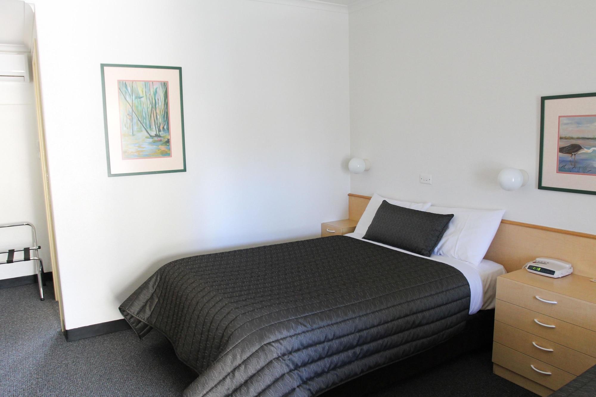 Mid City Motor Inn קווינביאן מראה חיצוני תמונה