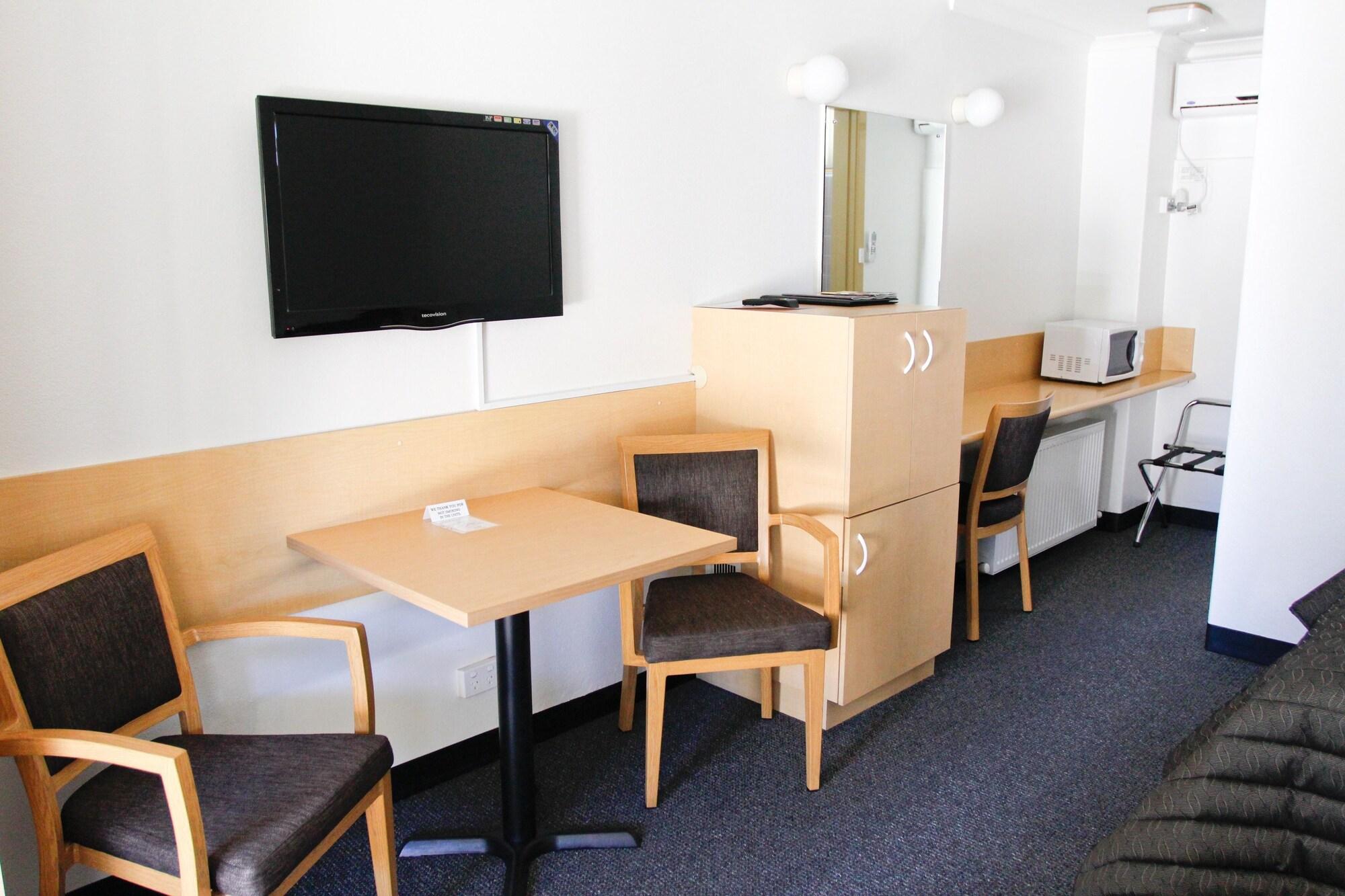 Mid City Motor Inn קווינביאן מראה חיצוני תמונה