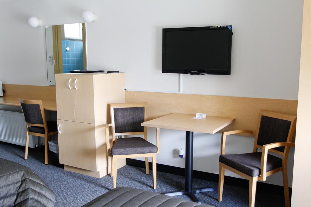 Mid City Motor Inn קווינביאן מראה חיצוני תמונה