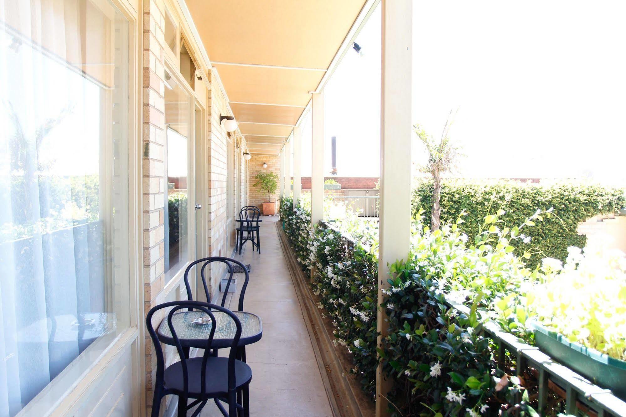 Mid City Motor Inn קווינביאן מראה חיצוני תמונה